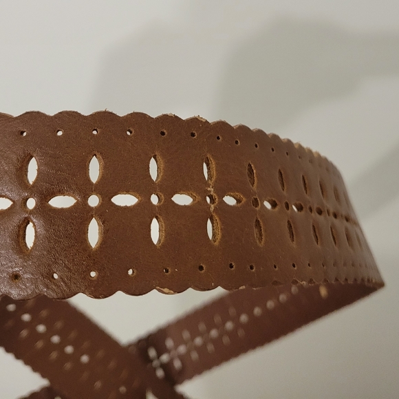 💛[3/$15] Aeropostale Scalloped Edge Cutout Belt - Picture 5 of 5